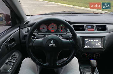 Седан Mitsubishi Lancer 2008 в  фото 16 Седан Mitsubishi Lancer 2008 в