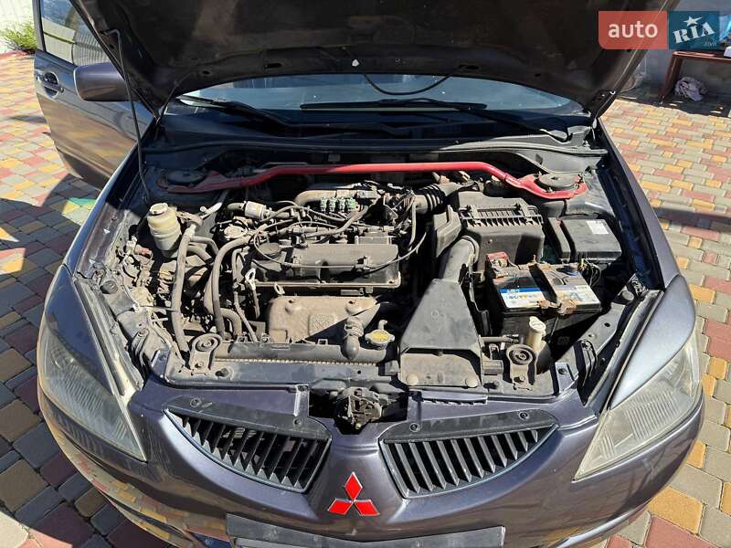 Седан Mitsubishi Lancer 2004 в Одесі
