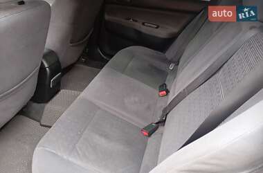 Універсал Mitsubishi Lancer 2004 в  фото 10 Універсал Mitsubishi Lancer 2004 в