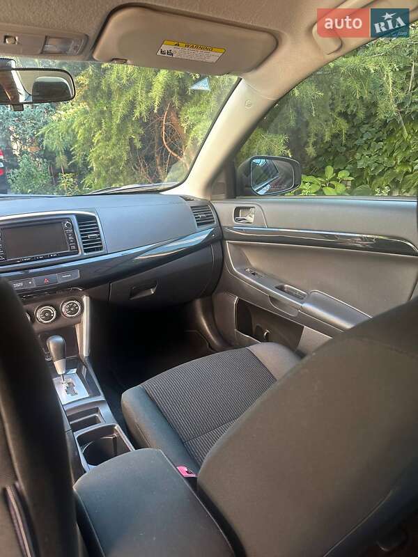 Седан Mitsubishi Lancer 2016 в Одессе