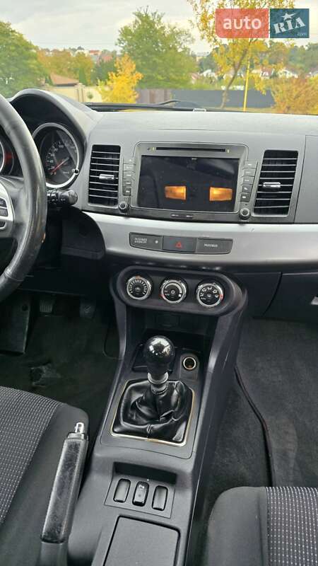 Хэтчбек Mitsubishi Lancer 2011 в Ужгороде