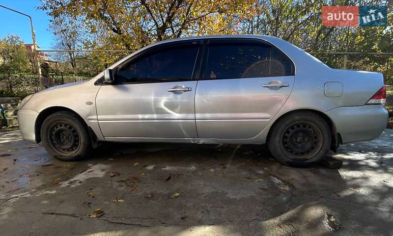 Седан Mitsubishi Lancer 2003 в Черновцах фото 10 Седан Mitsubishi Lancer 2003 в Черновцах