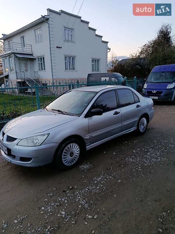 Седан Mitsubishi Lancer 2004 в Черновцах