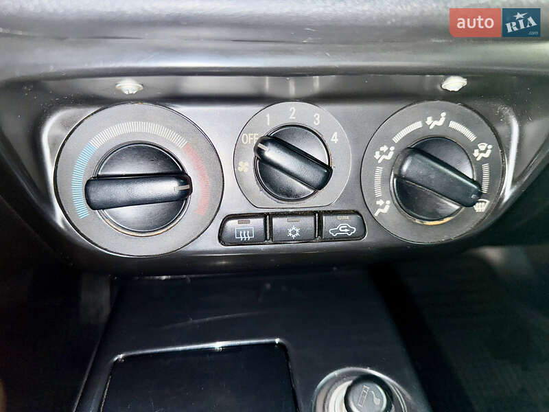 Седан Mitsubishi Lancer 2005 в Кременчуге фото 21 Седан Mitsubishi Lancer 2005 в Кременчуге