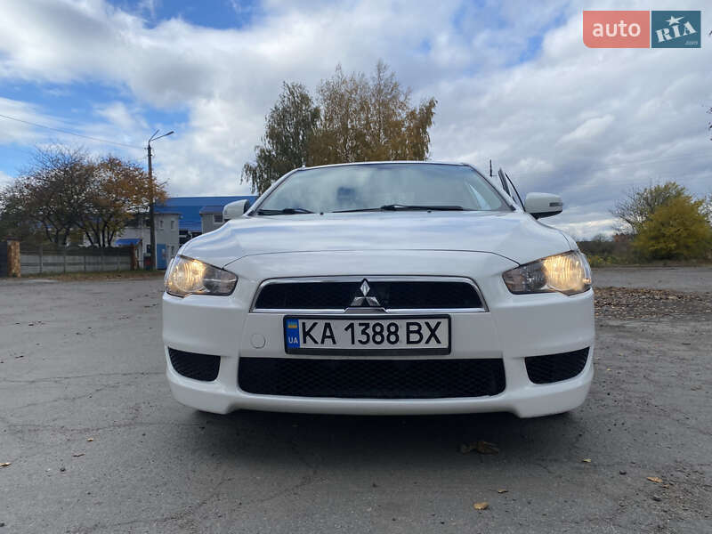 Седан Mitsubishi Lancer 2015 в 
