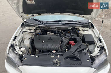 Седан Mitsubishi Lancer 2015 в 