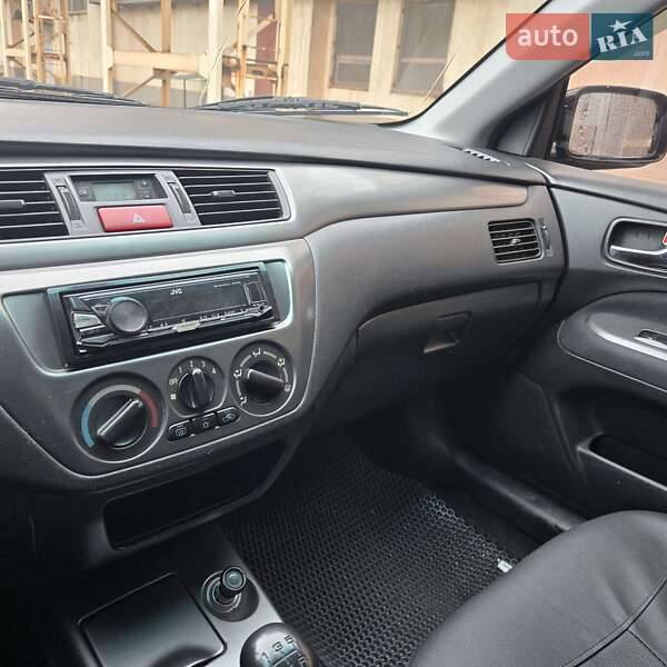 Седан Mitsubishi Lancer 2007 в Кривом Роге фото 14 Седан Mitsubishi Lancer 2007 в Кривом Роге