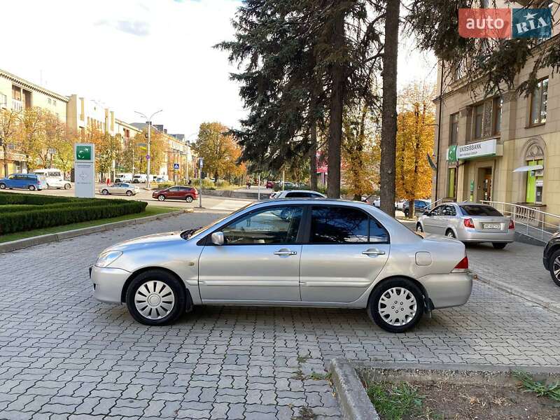 Седан Mitsubishi Lancer 2005 в Запоріжжі