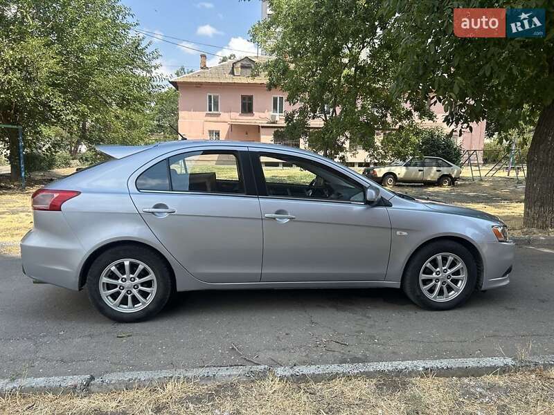 Хэтчбек Mitsubishi Lancer 2011 в Николаеве фото 3 Хэтчбек Mitsubishi Lancer 2011 в Николаеве