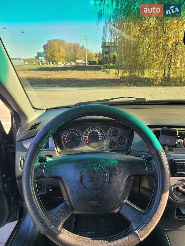 Седан Mitsubishi Lancer 2006 в Черновцах фото 3 Седан Mitsubishi Lancer 2006 в Черновцах