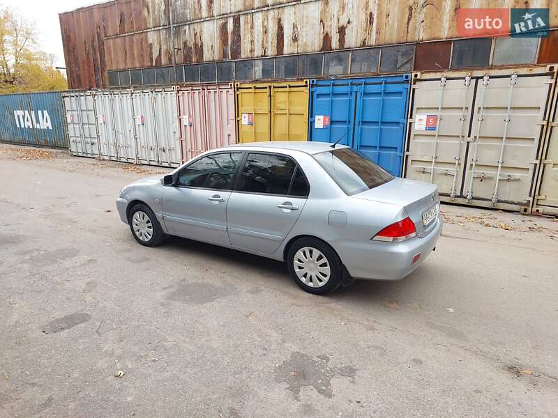 Седан Mitsubishi Lancer 2006 в Києві