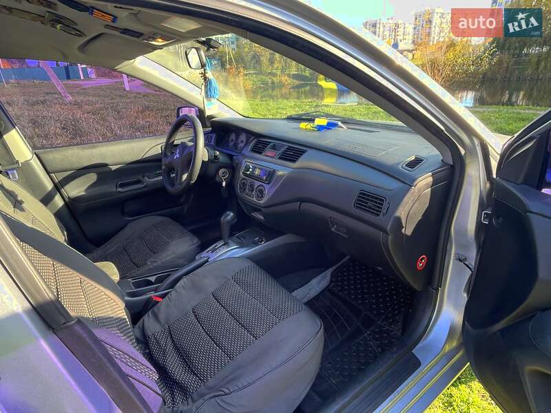 Седан Mitsubishi Lancer 2008 в Киеве