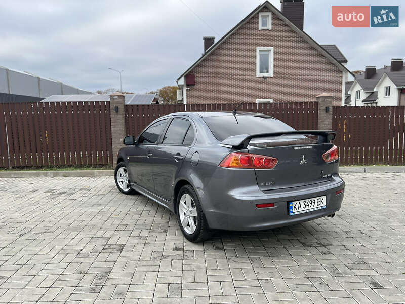 Седан Mitsubishi Lancer 2009 в Черкассах