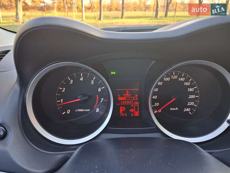 Седан Mitsubishi Lancer 2010 в Черновцах