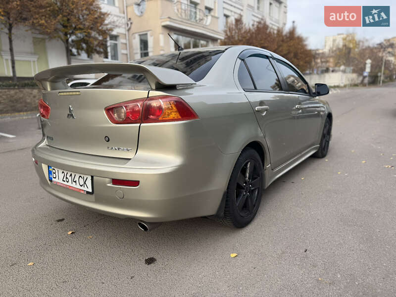 Седан Mitsubishi Lancer 2007 в Киеве