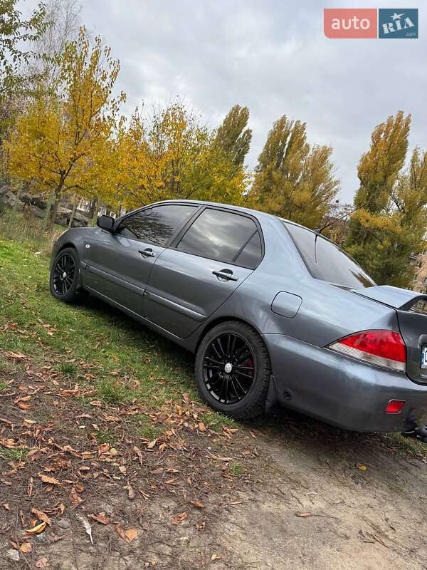 Седан Mitsubishi Lancer 2004 в Черкассах