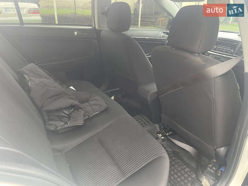 Седан Mitsubishi Lancer 2013 в Львове