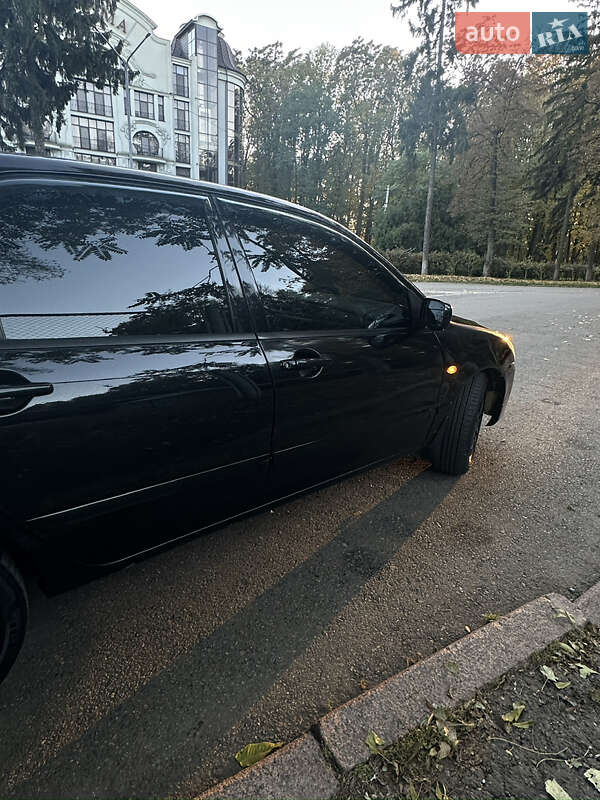 Седан Mitsubishi Lancer 2006 в Черновцах