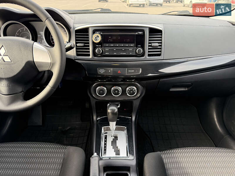 Седан Mitsubishi Lancer 2013 в Ковелі