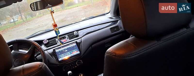 Седан Mitsubishi Lancer 2003 в Кропивницком фото 3 Седан Mitsubishi Lancer 2003 в Кропивницком
