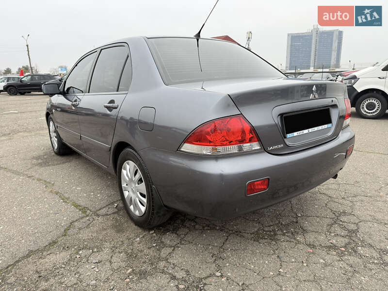 Седан Mitsubishi Lancer 2009 в Киеве