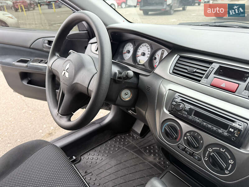 Седан Mitsubishi Lancer 2009 в Киеве