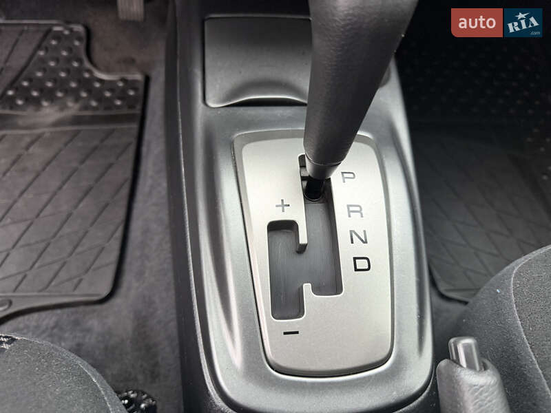 Седан Mitsubishi Lancer 2009 в Киеве