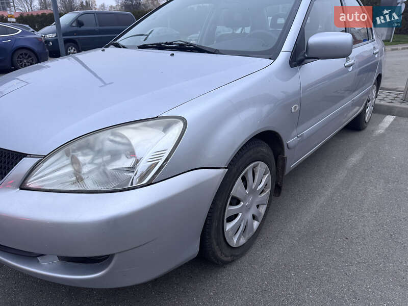 Седан Mitsubishi Lancer 2008 в Киеве