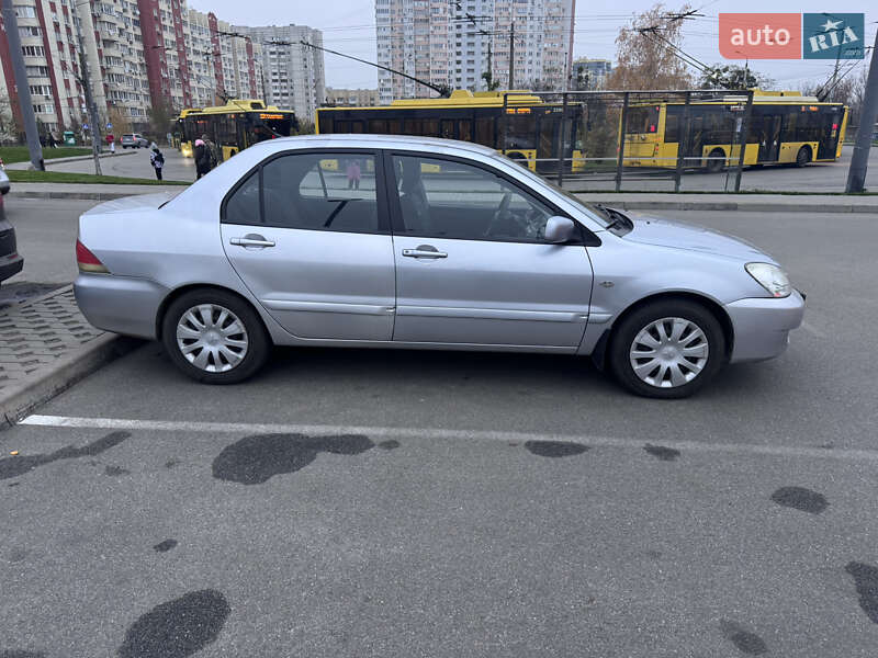 Седан Mitsubishi Lancer 2008 в Киеве