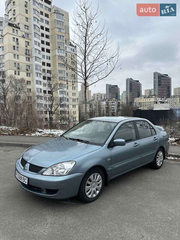 Седан Mitsubishi Lancer 2006 в Киеве