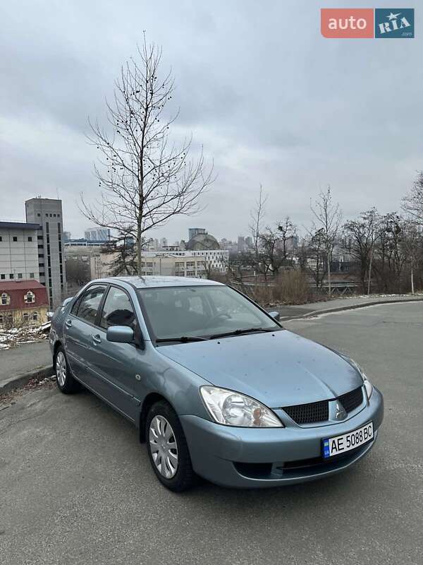 Седан Mitsubishi Lancer 2006 в Киеве
