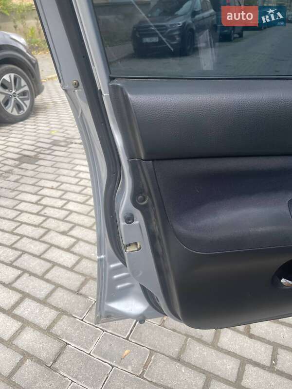 Седан Mitsubishi Lancer 2005 в Черновцах