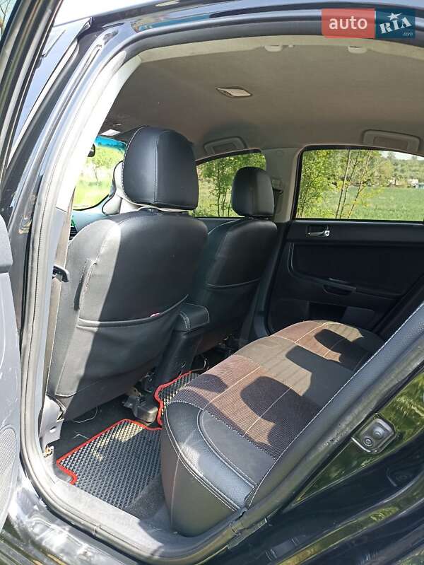 Седан Mitsubishi Lancer 2008 в Тростянце