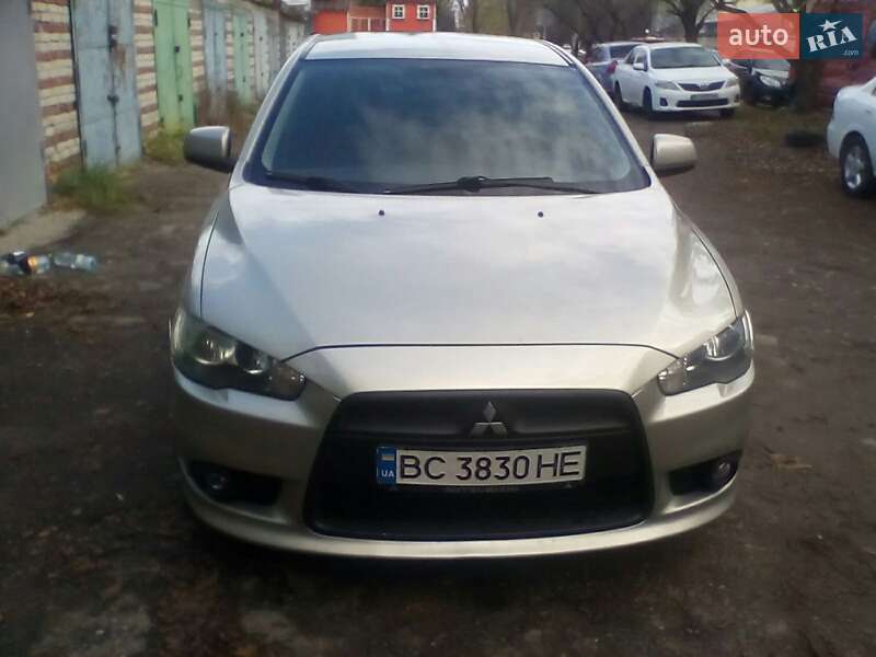 Седан Mitsubishi Lancer 2011 в Львові