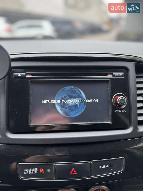 Седан Mitsubishi Lancer 2010 в Києві