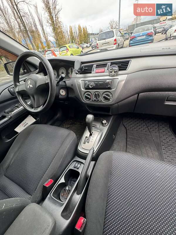 Седан Mitsubishi Lancer 2008 в Киеве