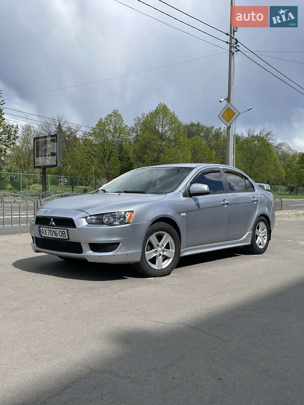 Седан Mitsubishi Lancer 2008 в Харькове