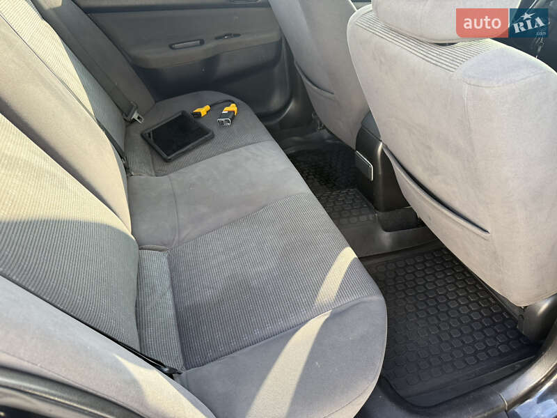 Седан Mitsubishi Lancer 2005 в Звягеле