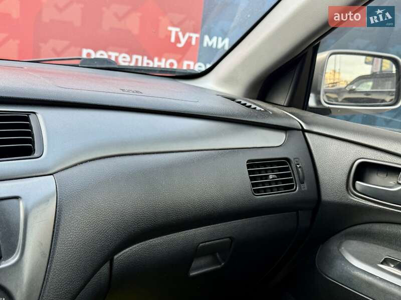 Седан Mitsubishi Lancer 2007 в Киеве