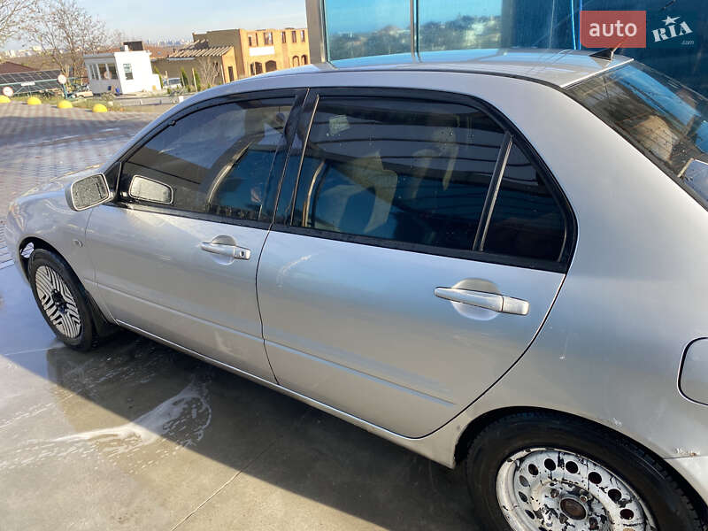 Седан Mitsubishi Lancer 2004 в Запоріжжі