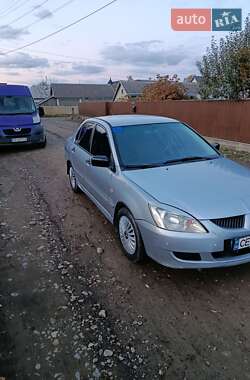 Седан Mitsubishi Lancer 2004 в Чернівцях