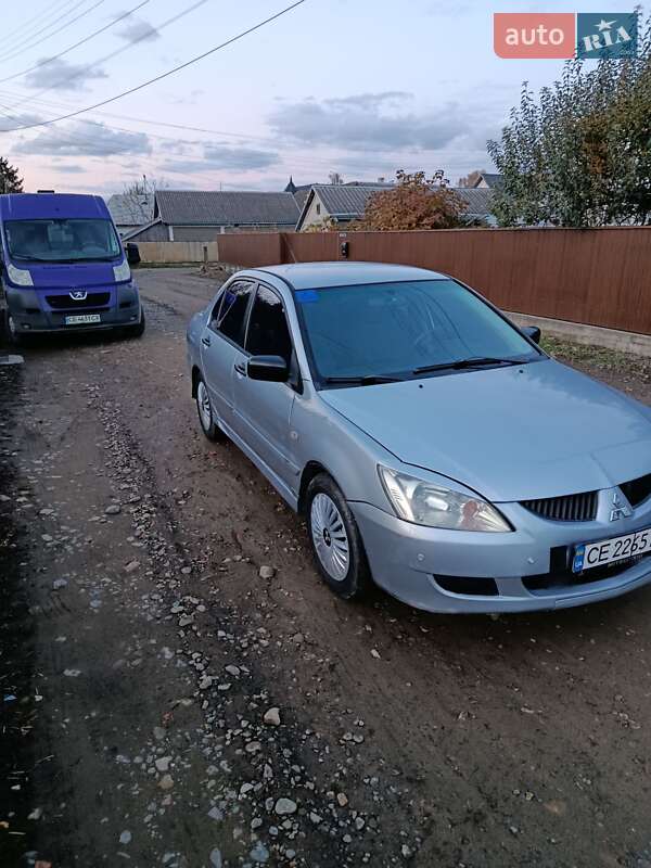 Седан Mitsubishi Lancer 2004 в Чернівцях