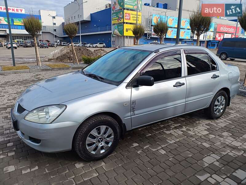 Седан Mitsubishi Lancer 2004 в Днепре