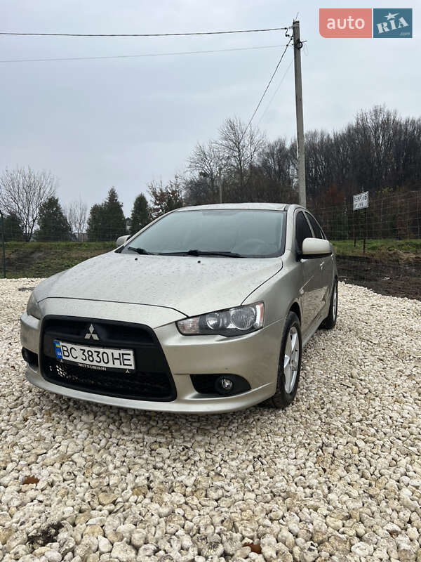 Седан Mitsubishi Lancer 2011 в Львові