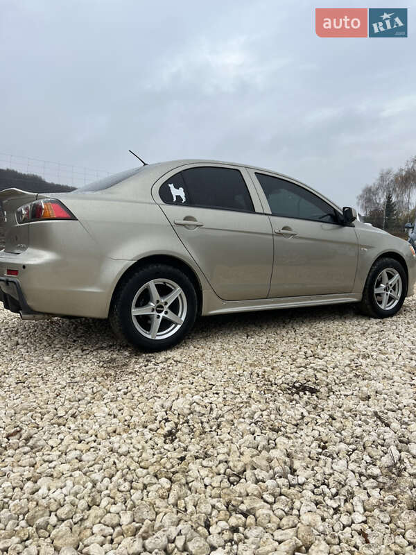 Седан Mitsubishi Lancer 2011 в Львові