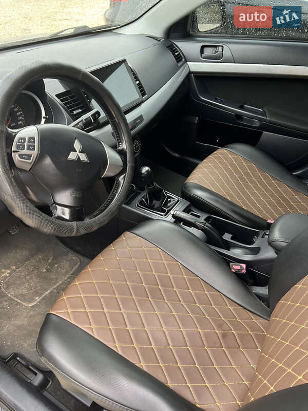 Седан Mitsubishi Lancer 2011 в Львові