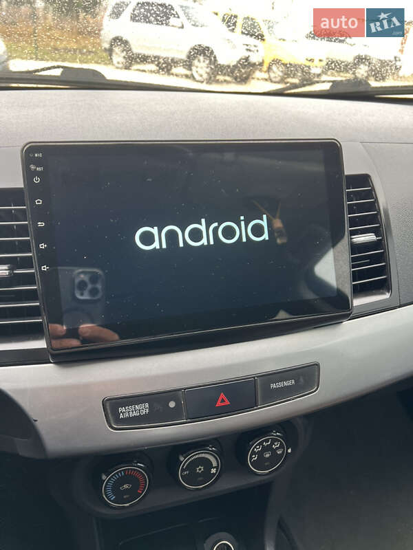 Седан Mitsubishi Lancer 2011 в Львові