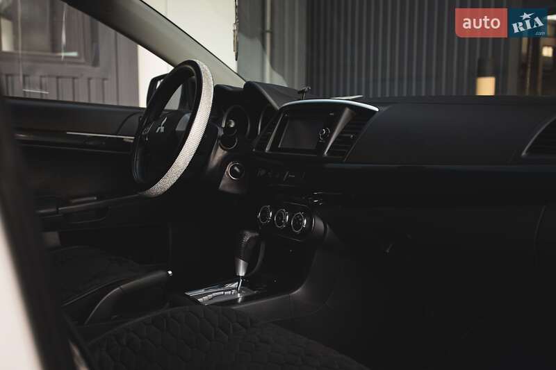 Седан Mitsubishi Lancer 2014 в Білгороді-Дністровському