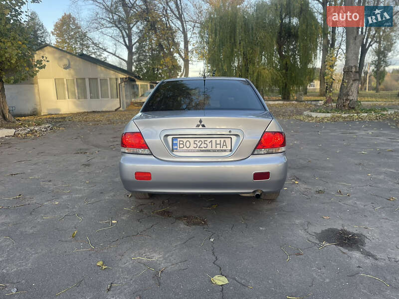 Седан Mitsubishi Lancer 2004 в Теофиполе