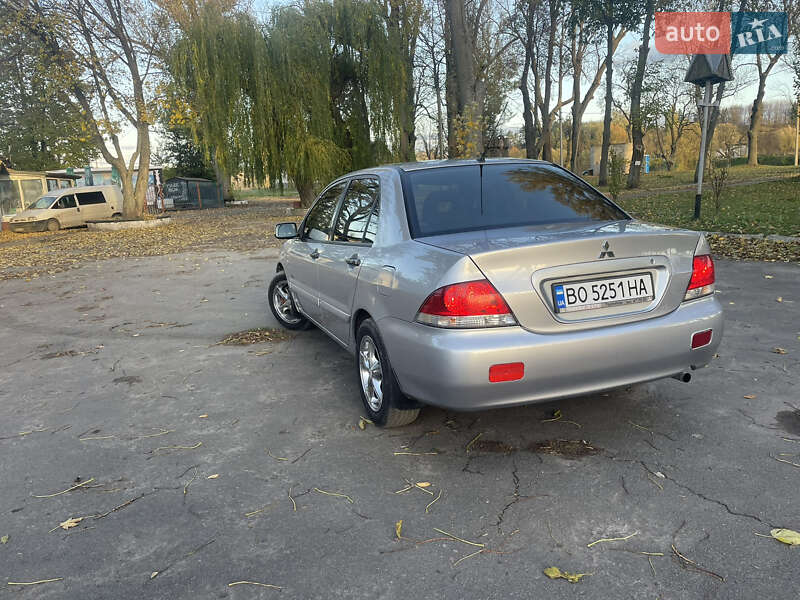 Седан Mitsubishi Lancer 2004 в Теофиполе